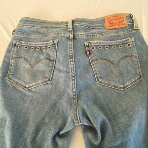 Levi's 711 Skinny Light Wash 5-pocket Style Frayed Hem w/ Grommet Accents Jeans